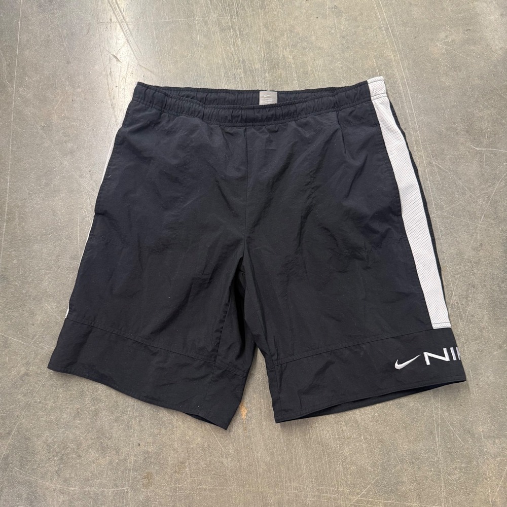 Vintage Nike Y2K Mens Athletic Shorts Black White Mesh Stripe Spellout Large